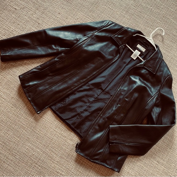 Covington Leather Jacket with removable fur collar - Picture 1 of 5